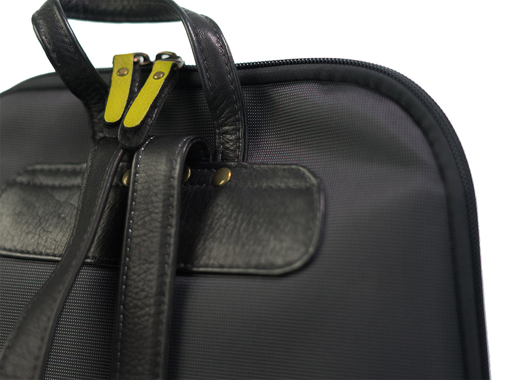 Sac à dos citadin urbain fait main noir détail jaune